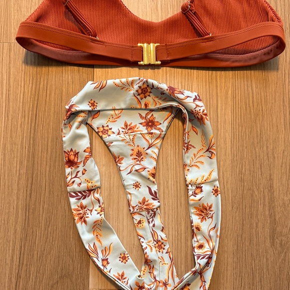 Kulani Kinis Bikini Set with Floral Headband - Picture 5 of 7